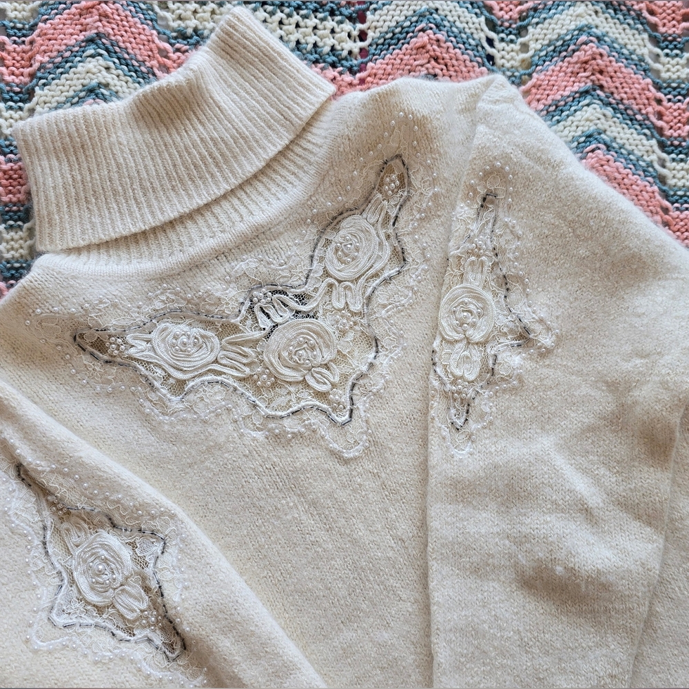 Vintage I.B. Diffusion Angora & Lambswool Lace Sweater – Size Small ✨